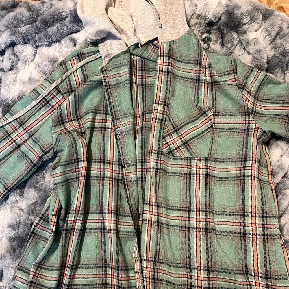 Amazon XXL Blue and Pink Plaid Flannel Shacket w/ Grey Hood